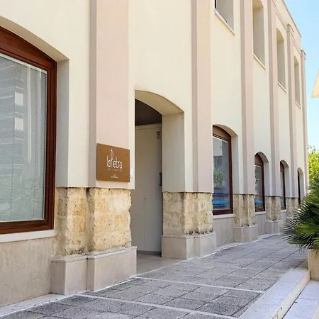 La Pietra Apart Otel 3*